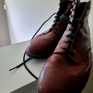 Vintage Rockport burgundy leather ankle boot.